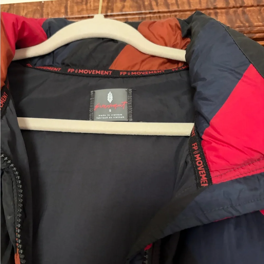 fp movement in a bubble printed vest - Picture 6 of 8